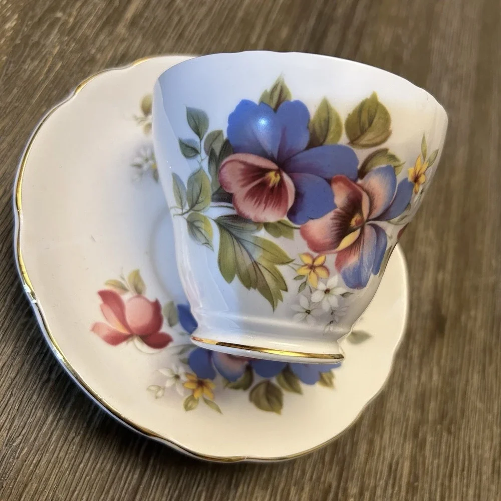 Regency English Bone China Teacup & Saucer Pansy Floral Gold Trim England VTG
